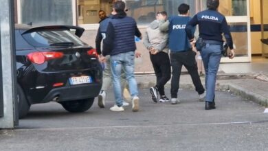 Barış Boyun Milano soruşturma hakimi Roberto Crepaldi'nin emriyle savcı Bruna Albertini ve savcı Marcello Viola'nın koordine ettiği operasyonla tutuklandı.
