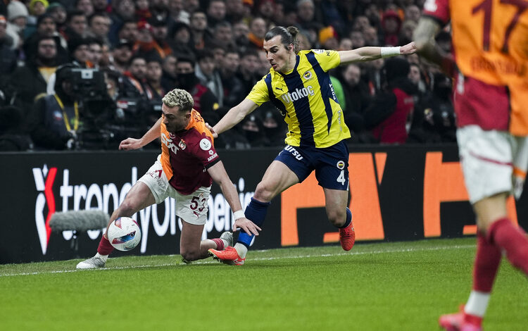 Trendyol Süper Lig'in 25. haftasında oynanan Galatasaray-Fenerbahçe derbisi, golsüz beraberlikle tamamlandı.