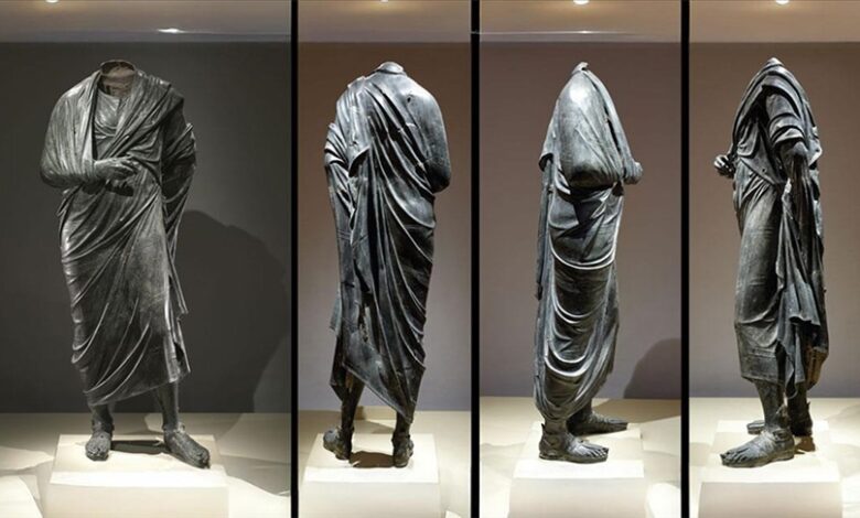 Marcus Aurelius Heykeli 60 Türkiye'ye Dönüyor 17 2. yüzyıla tarihlendirilen Marcus Aurelius heykeli, uzun süren bilimsel ve hukuki çalışmalar sonucunda Türkiye'ye iade ediliyor.