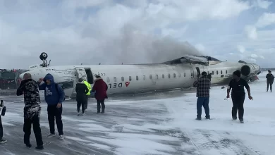 Toronto'da uçak kazası: 8 yaralı 13 Toronto Pearson Havalimanı'nda Delta Airlines’a ait bir yolcu uçağı iniş sırasında pistte ters döndü.