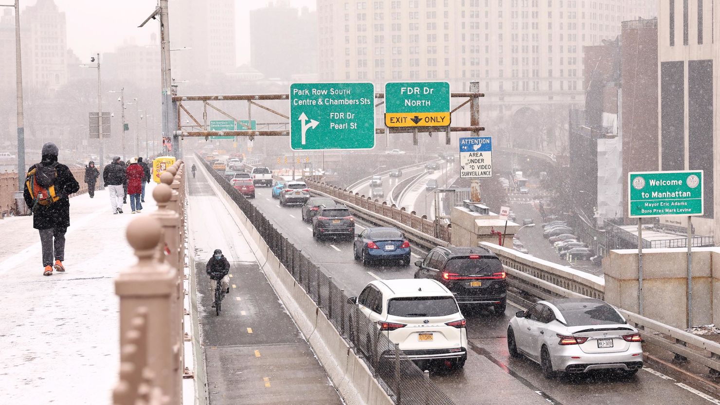 Trump Yönetimi, New York’taki trafik ücretlendirme uygulamasını iptal etti 1 ABD Başkanı Donald Trump, New York’ta trafik yoğunluğunu azaltmak amacıyla başlatılan ücretlendirme uygulamasının iptal edildiğini duyurdu.