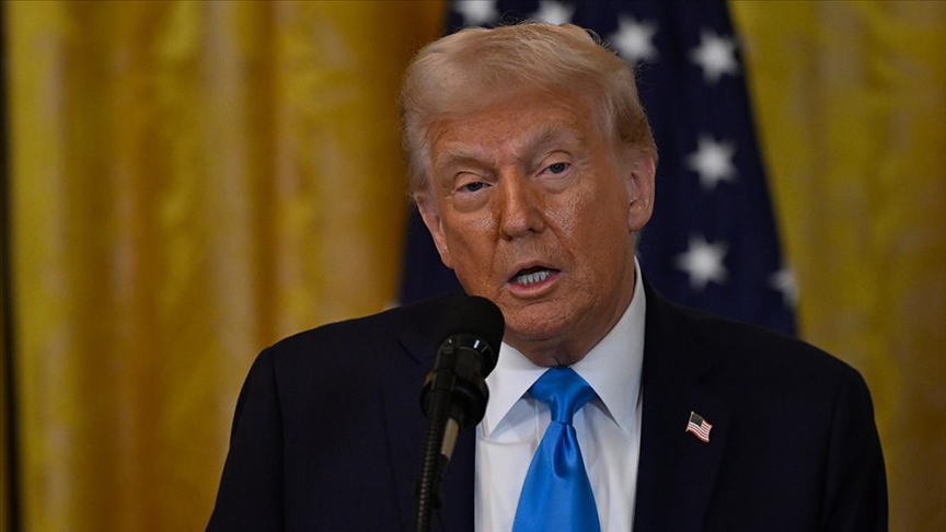 Trump'tan ulusal güvenlik odaklı yabancı yatırım düzenlemesi 1 Trump yönetimi, 1 milyar dolar üzerindeki yabancı yatırımlara yönelik denetimleri hızlandırarak, Çin gibi rakiplerin stratejik sektörlere erişimini kısıtlamayı hedefliyor.