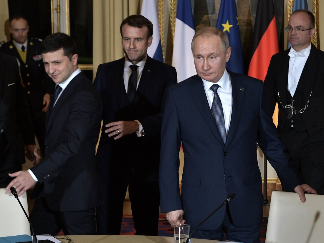 Zelenskiy: Barış için Putin ile masaya oturmaya hazırım 2 zelenskiy putin