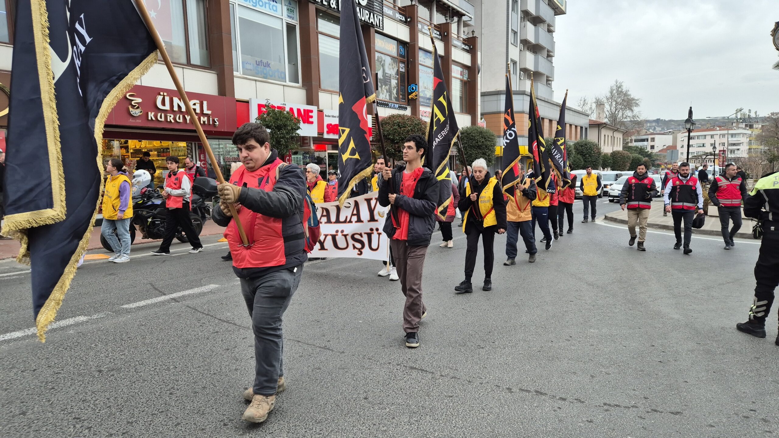 57. Alay Vefa Yürüyüşü Çanakkale’ye Doğru Yola Çıktı 1 Canakkale Yuruyus