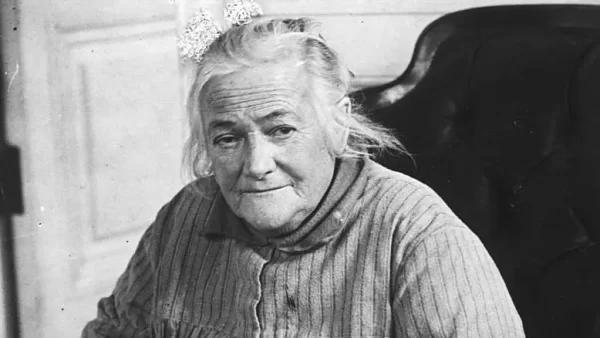 8 Mart: Dünya Emekçi Kadınlar Günü ve Tarihsel Önemi 2 Dunya Kadinlar Gununu 1910da Clara Zetkin baslatti