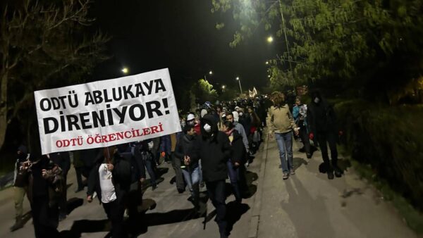 ODTÜ Eylemleri Sırasında Polis Müdahalesi Tartışma Yarattı 2 ODTU Eylemleri 2
