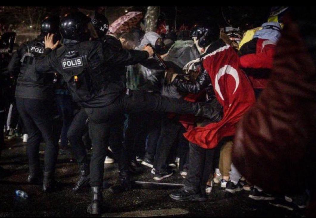 ODTÜ Eylemleri Sırasında Polis Müdahalesi Tartışma Yarattı 1 ODTU Eylemleri Manset