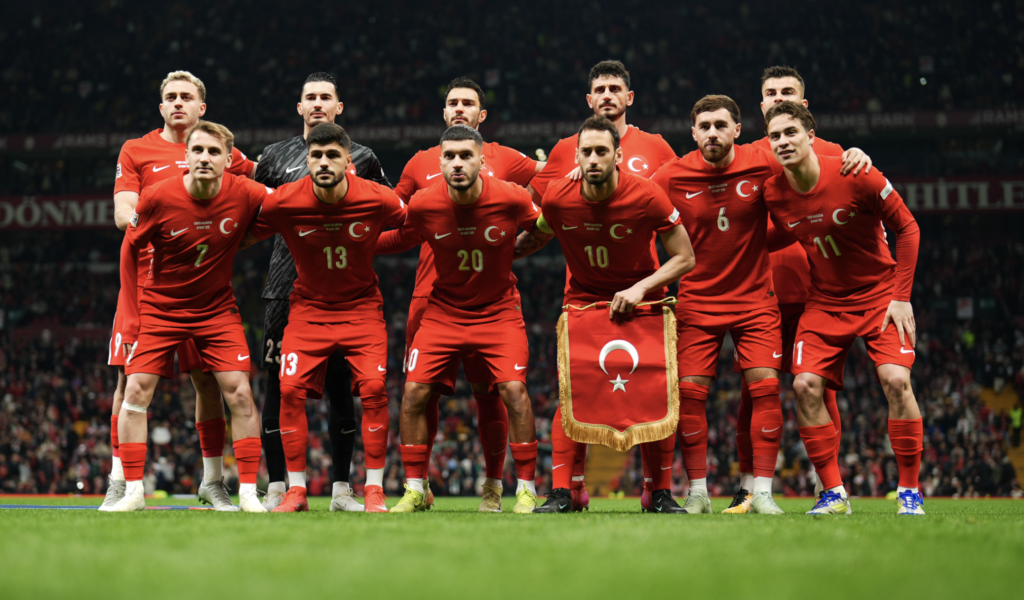 A Milli Takım ile ilgili tüm haberler NationalTurk.com'da! A Milli Takım haberleri, gelişmeleri ve A Milli Takım fotoğrafları yer alıyor.