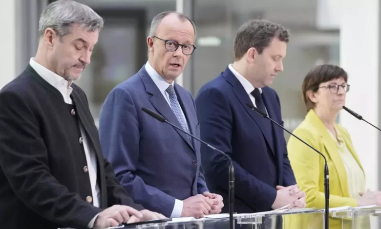 Almanya’da 23 Şubat’taki erken genel seçimlerde sandıktan birinci çıkan CDU/CSU ile SPD, koalisyon hükümeti kurma yolunda ilerliyor.