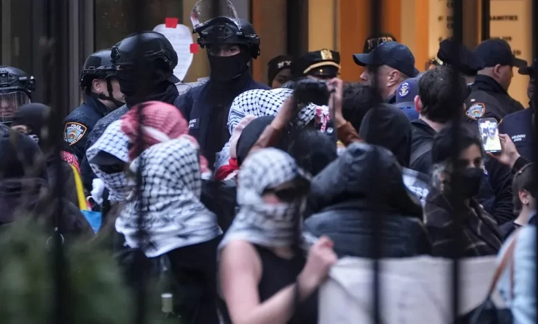 New York’taki Columbia Üniversitesi’nde öğrenciler, İsrail’in Gazze’ye yönelik saldırılarını protesto etmek için yeniden eylem başlattı.