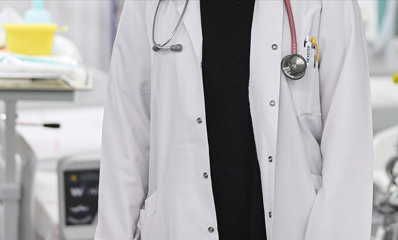 Yapay zeka destekli vergi denetimlerinde, 3 bin 500 doktorun kazançlarını sekreter, eski eş ve yakınlarının hesaplarına aktarıldığı ortaya çıktı.