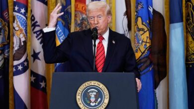 ABD Başkanı Donald Trump, Venezuela'dan petrol alan ülkelere %25 ek tarife uygulanacağını açıkladı.