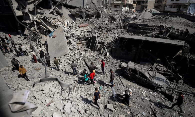 İsrail'in Gazze'ye yönelik hava saldırıları devam ediyor. Son 24 saatte en az 13 Filistinli hayatını kaybetti.