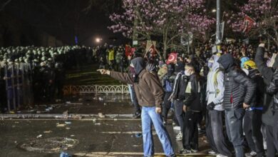 İBB Protestolarında Tutuklanan 7 Gazeteci Tahliye Edildi 9 Ekrem İmamoğlu'na yönelik soruşturma sonrası düzenlenen gösterilerde gözaltına alınarak tutuklanan 7 gazeteci, serbest bırakıldı.