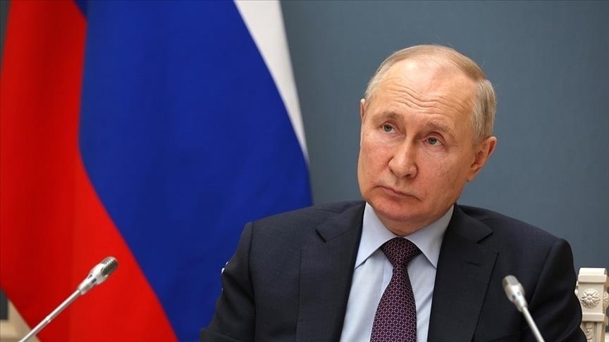 Putin’den Ukrayna Ateşkesi İçin Sert Şartlar 1 Vladimir Putin, Ukrayna’nın kabul ettiği 30 günlük ateşkes teklifine “destek verdiğini” ancak bazı “soruların” çözülmesi gerektiğini belirtti