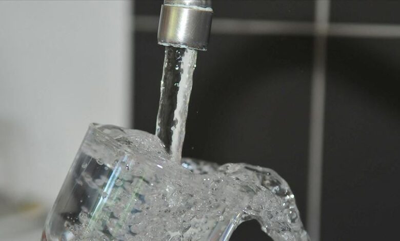 Karaman'da şebeke suyuna yapılan analizlerde petrol hidrokarbonları tespit edilmesi, şehirde büyük tedirginlik yarattı.