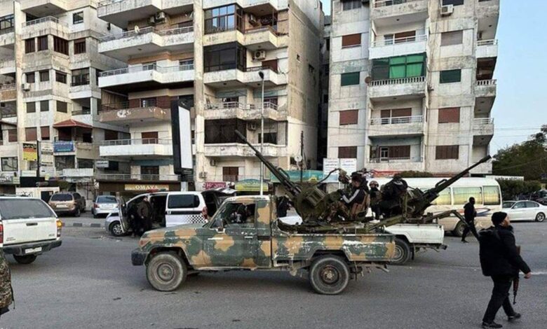 Suriye’de güvenlik güçleri ve Esad yanlıları arasında süren çatışmalarda 745 Alawite sivilin öldüğü iddia edildi.