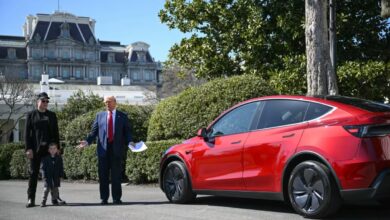 ABD Başkanı Donald Trump, Tesla CEO’su Elon Musk’a verdiği desteği somutlaştırarak Beyaz Saray’da dikkat çeken bir etkinliğe imza attı.