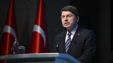 İstanbul Cumhuriyet Başsavcılığı tarafından yürütülen soruşturmalarda, İBB Başkanı Ekrem İmamoğlu dahil 106 kişi hakkında gözaltı kararı verildi.