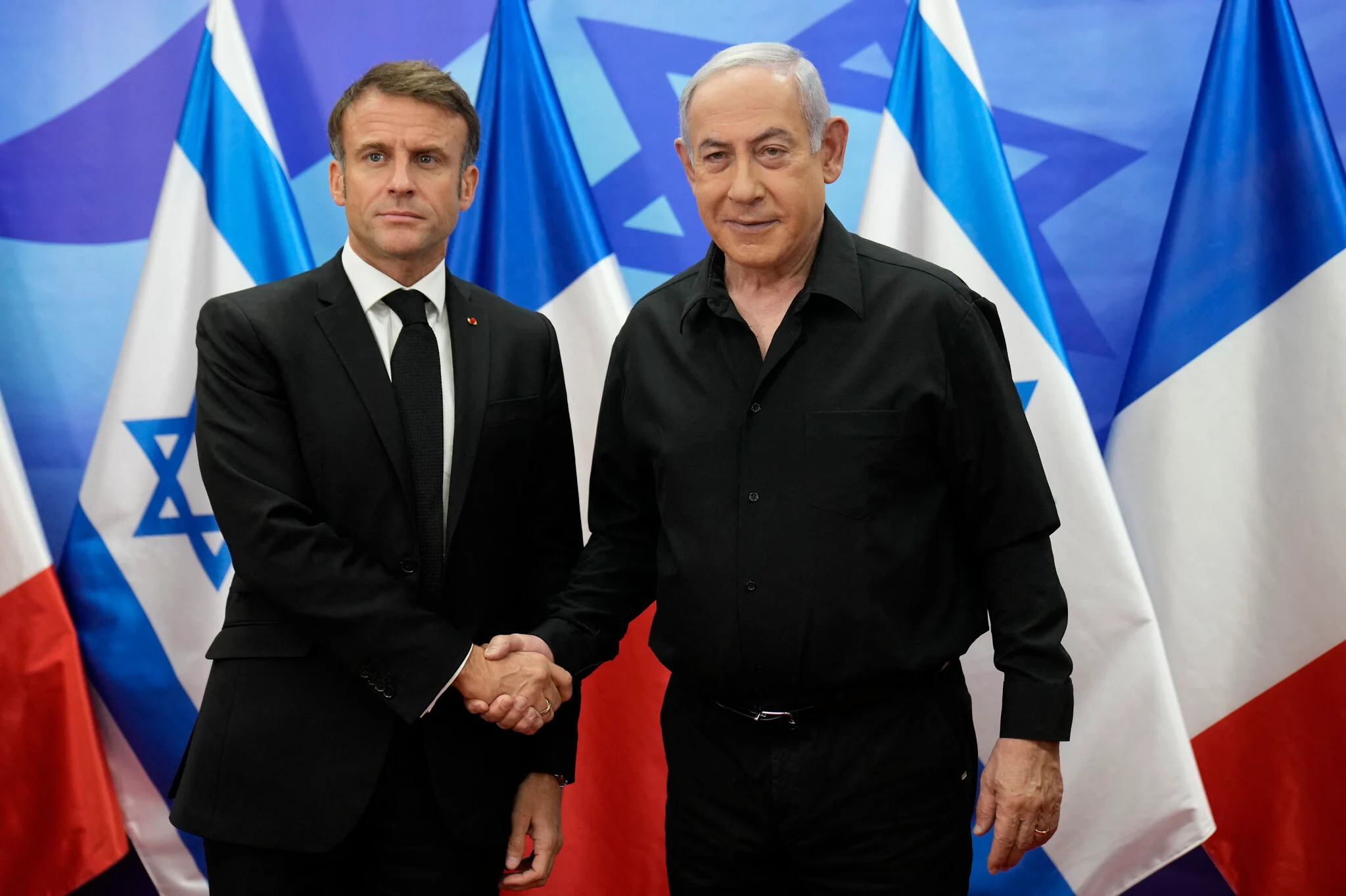 Netanyahu’nun, Emmanuel Macron’un “Filistin devletini tanıyacağız” açıklamasına gösterdiği sert tepki, Ramallah yönetiminin eleştirisini aldı.