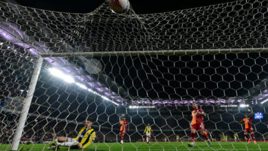 Ziraat Türkiye Kupası çeyrek finalinde Fenerbahçe’yi deplasmanda 2-1 mağlup eden Galatasaray, yarı finalde TÜMOSAN Konyaspor’un rakibi oldu.
