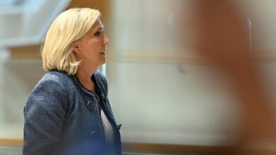 Marine Le Pen hakkındaki mahkeme kararının ardından yargıçlara yönelik paylaşılan tehdit mesajları yargının gündemine girdi.