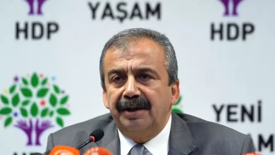 TBMM Başkanvekili ve DEM Parti İstanbul Milletvekili Sırrı Süreyya Önder, geçirdiği kalp krizi sonrası hastaneye kaldırıldı.