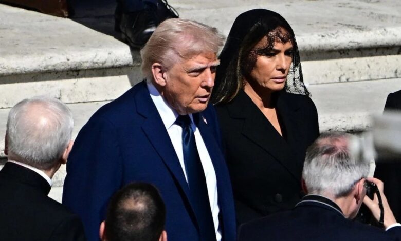 Donald Trump, kendisinin yeni papa olmasını isteyeceğini söyleyerek dikkat çekti. ABD basını, bu ihtimali hicivle karşıladı.