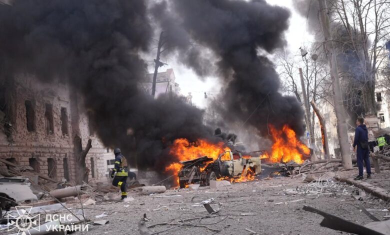 Ukrayna'nın Sumy kentinde Palmiyeler Pazarı sabahı düzenlenen Rus füze saldırısında en az 34 sivil hayatını kaybetti.