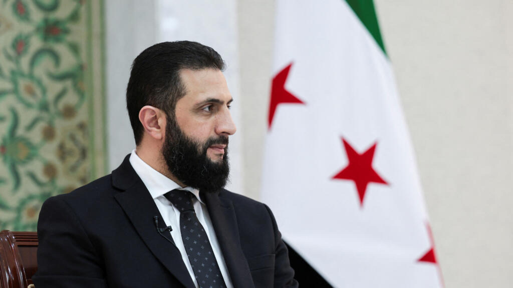 Ahmed Şara, Fransa'ya gidiyor 1 Suriye Cumhurbaşkanı Ahmed Şara yarın Fransa Cumhurbaşkanı Emmanuel Macron’un davetiyle Paris’e gidiyor.