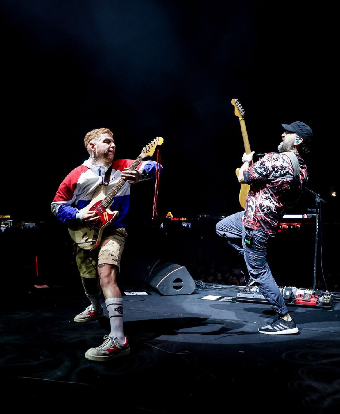 Athena’nın Londra konserine vize çıkmadı! 1 Türkiye'nin son dönemdeki vize alamama krizine bir yenisi eklendi. Ünlü müzik grubu Londra konseri için İngiliz vizesi alamadı