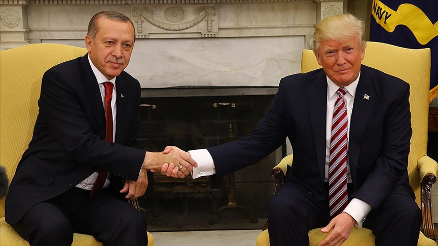 Cumhurbaşkanı Erdoğan ile Trump telefonda görüştü 1 Cumhurbaşkanı Recep Tayyip Erdoğan, ABD Başkanı Donald Trump ile telefonda görüştü. İkili pek çok önemli konuda fikirlerini paylaştı.