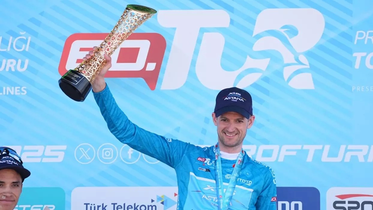 Cumhurbaşkanlığı Türkiye Bisiklet Turu’nun şampiyonu Wout Poels 1 Cumhurbaşkanlığı Türkiye Bisiklet Turu’nu (TUR 2025) XDS Astana takımından 37 yaşındaki Hollandalı sporcu Wout Poels kazandı.