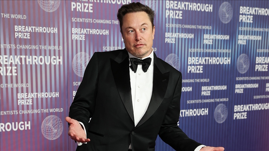 Tesla CEO’su Elon Musk önümüzdeki beş yıl boyunca elektrikli araç üreticisinin başında kalacağını belirtti.