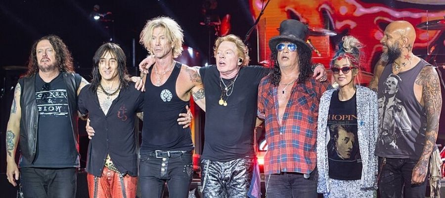 Guns N’ Roses 32 yıl sonra İstanbul’da 1 Efsanevi rock grubu Guns N’ Roses, 2 Haziran’da Beşiktaş Tüpraş Stadyumu’nda konser verecek.