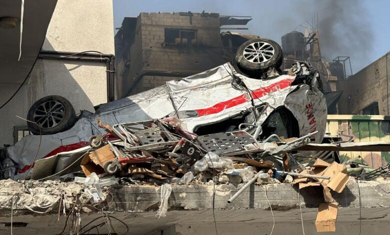 Gazze Şeridi’nde İsrail ordusunun son bir haftada düzenlediği saldırılarda en az 10 hastane ve klinik hedef alındı.