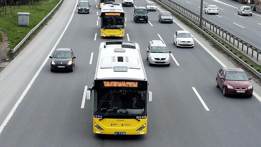 İstanbullular dikkat! Yarın yolda kalabilirsiniz 1 İstanbul’da milyonlarca kişinin günlük ulaşımda kullandığı özel halk otobüsleri, yarın sefere çıkmayacak.