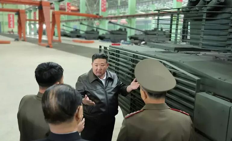 Kuzey Kore lideri Kim Jong-Un, modern savaş koşullarına uygun tankların üretimine öncelik verilmesini istedi.
