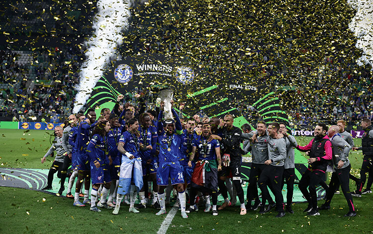 UEFA Konferans Ligi finalinde Real Betis’i 4-1 gibi farklı skorla mağlup eden Chelsea, şampiyonluk sevinci yaşadı.