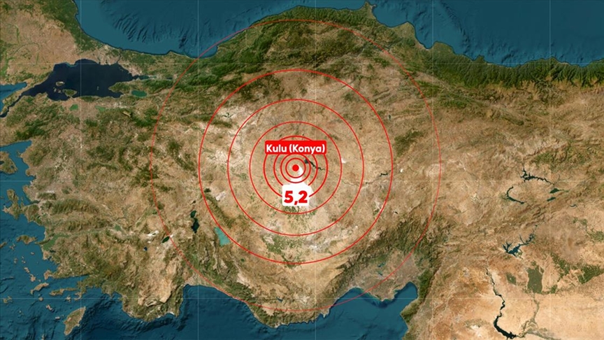 Konya Kulu'da 5,2 büyüklüğünde deprem 1 Konya Kulu’da 5,2 büyüklüğünde bir deprem yaşandı. Deprem Ankara’nın da pek çok ilçesinde hissedildi.