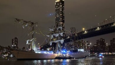 New York’ta trajediyle sonuçlanan kazada, Meksika Donanması’na ait 91 metrelik yelkenli eğitim gemisi Cuauhtémoc, Brooklyn Köprüsü’ne çarptı.