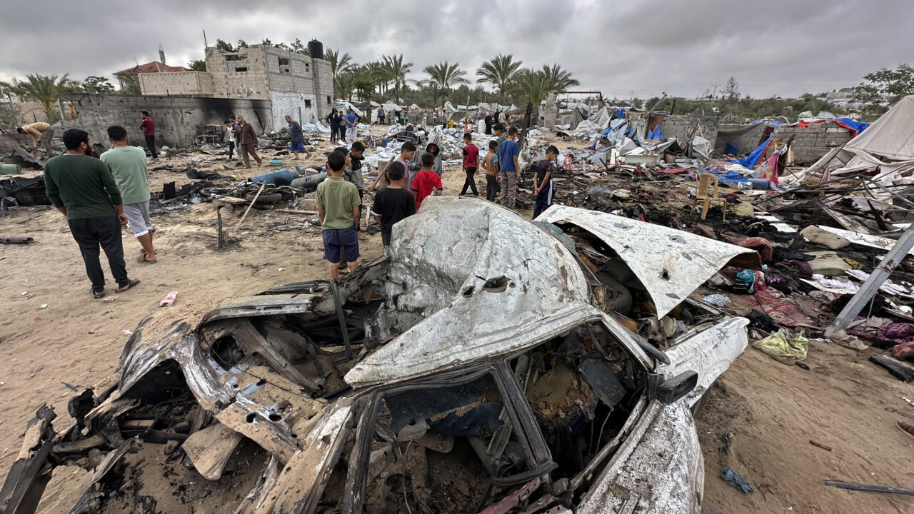 Netanyahu’dan Hamas ile geçici ateşkes için onay 1 Netanyahu, ABD Özel Temsilcisi Steve Witkoff’un sunduğu Gazze’de 60 günlük ateşkes ve esir takası teklifini kabul edeceklerini açıkladı.