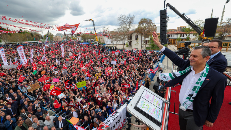 CHP Genel Başkanı Özgür Özel, Konya’da düzenlenen 'Millet İradesine Sahip Çıkıyor' mitinginde Cumhurbaşkanı Recep Tayyip Erdoğan’a seslendi.