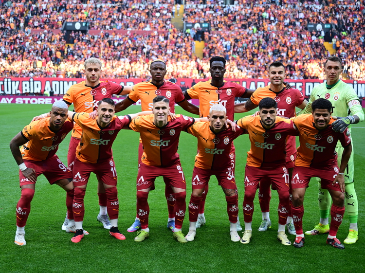 Şampiyon Galatasaray! 1 Trendyol Süper Lig’in 36. haftasında Kayserispor’u 3-0 mağlup eden Galatasaray, bitime iki hafta kala şampiyonluğunu ilan etti.
