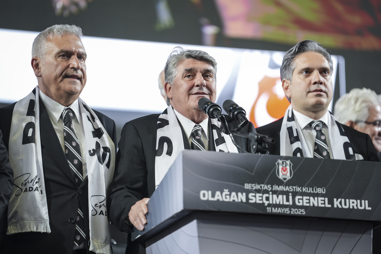 Beşiktaş Kulübü’nün olağan genel kurulunda Serdal Adalı, rakibi Gürkan Aksoy’u geride bırakarak ikinci kez başkanlığa seçildi.