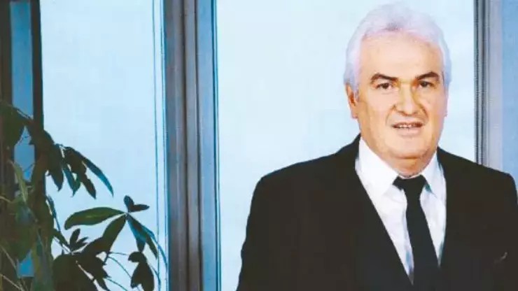 İBB yolsuzluk soruşturmasında Seyfi Beyaz'a ev hapsi şartıyla tahliye 1 İBB Başkanı Ekrem İmamoğlu'yla birçok projede ortak olduğu iddia edilen Seyfi Beyaz, etkin pişmanlıktan yararlanarak ev hapsiyle tahliye edildi.