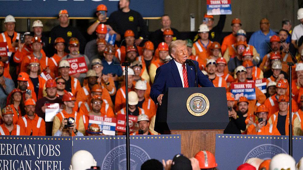 ABD Başkanı Donald Trump, çelik ve alüminyum ithalatına uygulanan tarifeleri iki katına çıkararak yüzde 50’ye yükseltti.