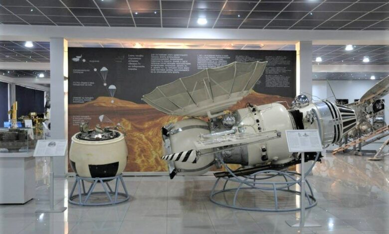 Sovyetler Birliği'nin 1972 yılında fırlattığı Cosmos-482, yörüngeye takıldıktan 53 yıl sonra dünyaya düşecek. 485 kilogram ağırlığındaki uzay aracının düşme riskinin bulunduğu ülkeler arasında Türkiye de bulunuyor