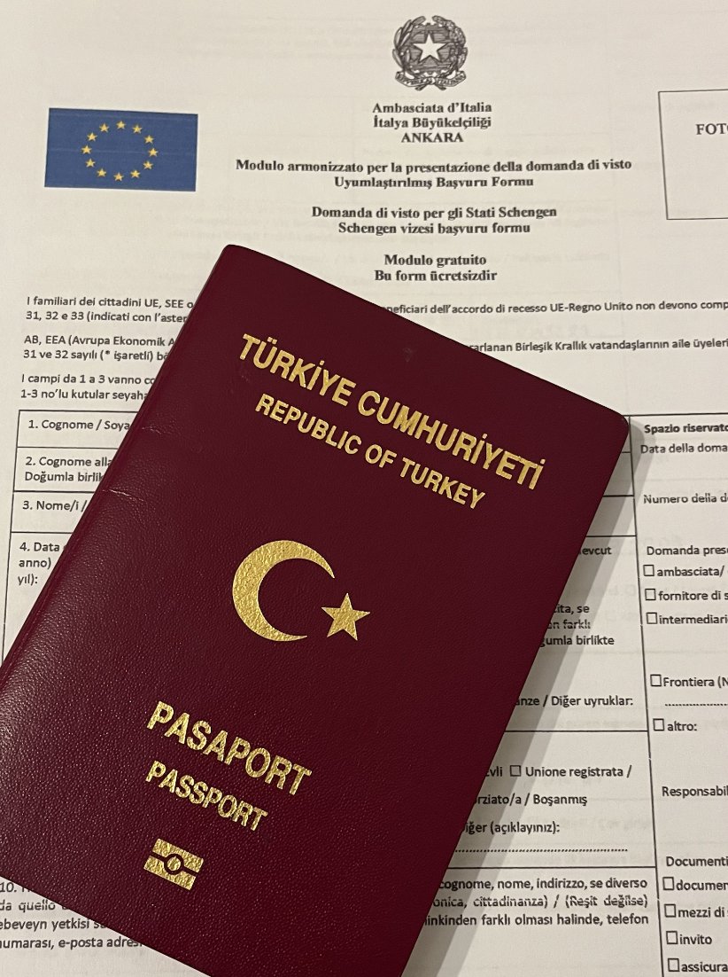 Vize artık karaborsada 1 Türkiye'den Schengen vize başvurularının reddedilmesinin ardından devreye giren aracılar, yüksek fiyatlara randevu satmaya başladı