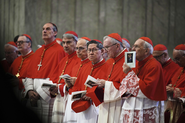 Yeni Papa için geri sayım başladı 1 Katolik dünyası, Papa Franciscus’un halefini belirlemek için gözünü Vatikan’a çevirdi. Papa seçimiyle ilgili süreç 7 Mayıs Çarşamba günü başlayacak